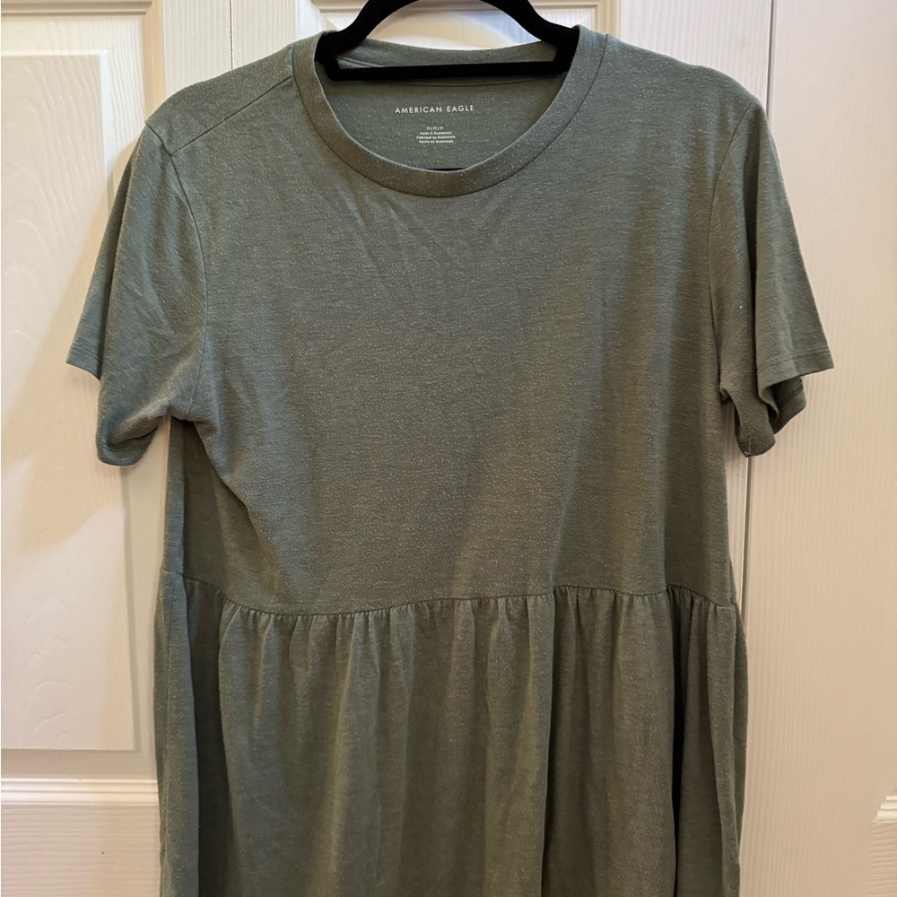 American Eagle Outfitters Olive Short Sleeve Tee